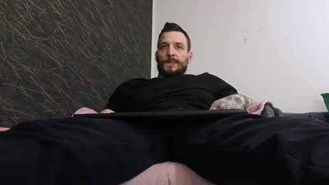 Snapshot of thebestmuscles chatting on February 25, 7:49 pm John online show from February 25, 7:49 pm