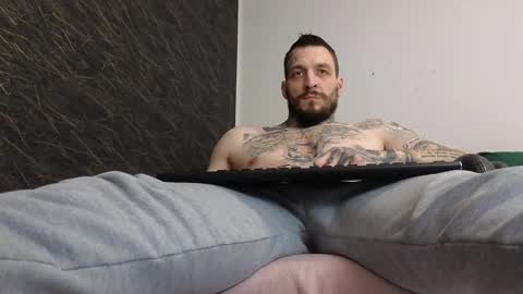 Snapshot of thebestmuscles chatting on February 13, 3:56 pm John online show from February 13, 3:56 pm
