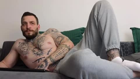 Snapshot of thebestmuscles chatting on February 20, 1:40 pm John online show from February 20, 1:40 pm