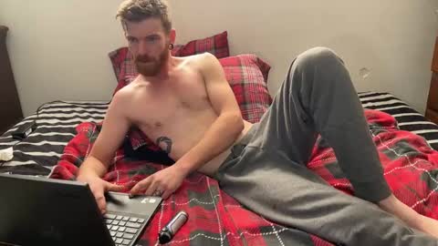 Snapshot of thecarrguyy chatting on January 14, 8:59 pm Thatcarrguyy online show from January 14, 8:59 pm