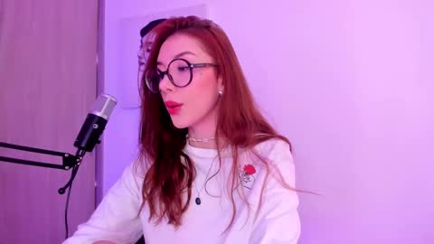 Snapshot of thecosmicgirl chatting on February 10, 8:21 pm Alicia Alikath online show from February 10, 8:21 pm
