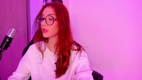 Snapshot of thecosmicgirl chatting on February 3, 11:58 pm Alicia Alikath online show from February 3, 11:58 pm