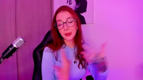 Snapshot of thecosmicgirl chatting on January 8, 10:16 pm Alicia Alikath online show from January 8, 10:16 pm