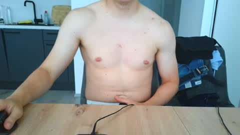 thecuteguy144949 online show from June 17, 9:36 am