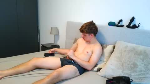 Snapshot of thecuteguy144949 chatting on October 25, 11:09 am thecuteguy144949 online show from October 25, 11:09 am