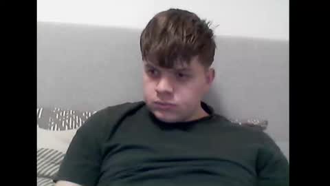 Snapshot of thecuteguy144949 chatting on February 24, 7:41 pm thecuteguy144949 online show from February 24, 7:41 pm