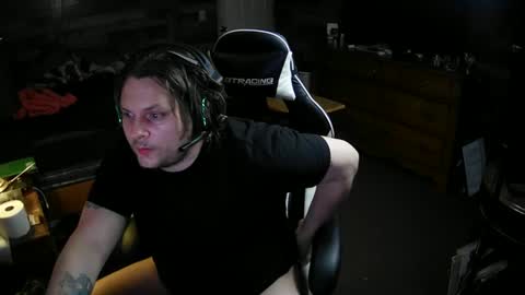 Snapshot of thedemonlord93 chatting on December 14, 2:11 am thedemonlord93 online show from December 14, 2:11 am