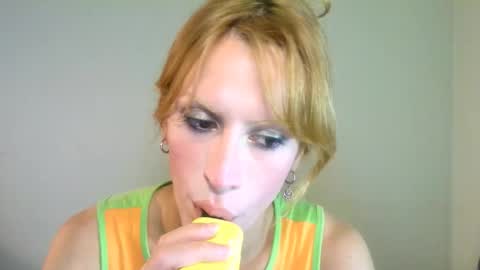 Snapshot of thedollxxxperience chatting on September 13, 9:28 pm Yolanda online show from September 13, 9:28 pm