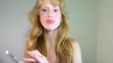 Snapshot of thedollxxxperience chatting on September 16, 6:44 pm Yolanda online show from September 16, 6:44 pm
