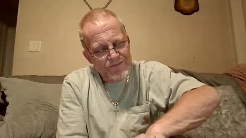 Snapshot of thee_lone_boner chatting on September 10, 4:35 am Alpha online show from September 10, 4:35 am