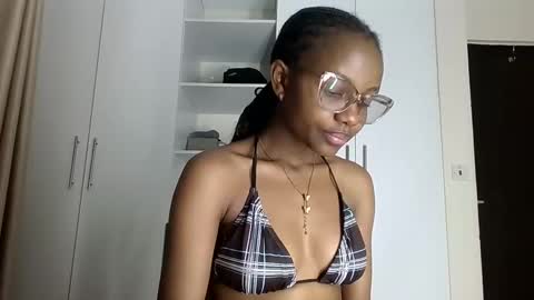 theequinn1 online show from May 2, 12:33 pm