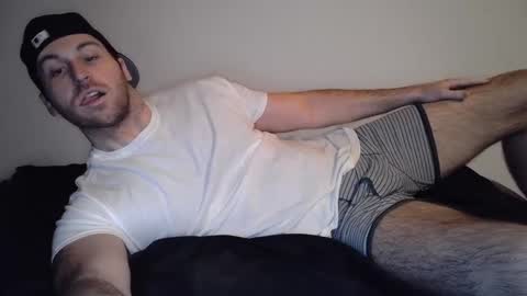 Snapshot of theetwohander chatting on March 10, 12:50 am Theetwohander online show from March 10, 12:50 am