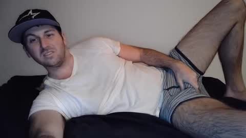 Snapshot of theetwohander chatting on March 6, 3:35 am Theetwohander online show from March 6, 3:35 am