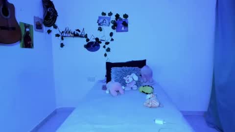 Snapshot of thefenix_jyk chatting on September 15, 11:06 pm Ariamapola88 online show from September 15, 11:06 pm