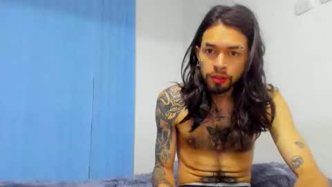 independent Model online show from October 27, 11:38 pm