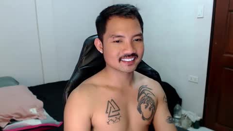 Snapshot of thefriskyasian chatting on December 26, 7:05 pm Jaycee online show from December 26, 7:05 pm