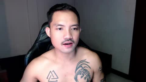 Snapshot of thefriskyasian chatting on January 10, 9:42 pm Jaycee online show from January 10, 9:42 pm