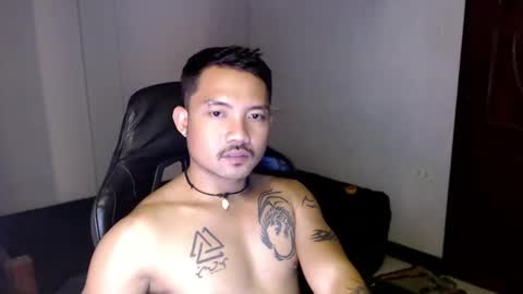 Snapshot of thefriskyasian chatting on January 5, 8:31 pm Jaycee online show from January 5, 8:31 pm