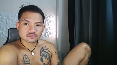 Snapshot of thefriskyasian chatting on December 17, 5:26 pm Jaycee online show from December 17, 5:26 pm