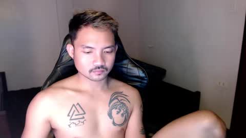 Snapshot of thefriskyasian chatting on January 26, 10:45 am Jaycee online show from January 26, 10:45 am
