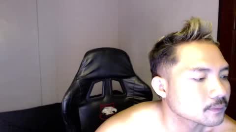 Snapshot of thefriskyasian chatting on February 7, 4:48 am Jaycee online show from February 7, 4:48 am