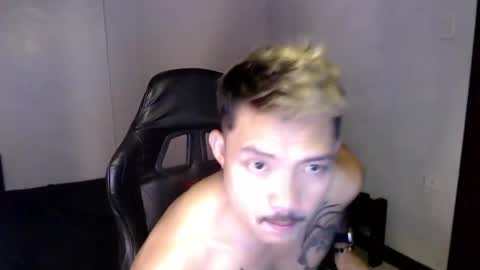 Snapshot of thefriskyasian chatting on February 10, 9:58 am Jaycee online show from February 10, 9:58 am