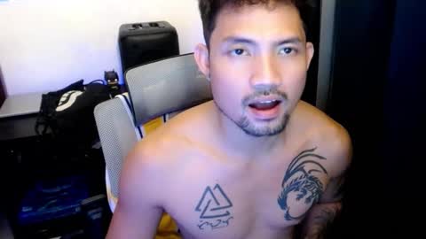 Snapshot of thefriskyasian chatting on September 18, 4:22 pm Jaycee online show from September 18, 4:22 pm