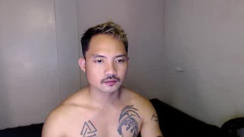 Snapshot of thefriskyasian chatting on January 23, 3:48 am Jaycee online show from January 23, 3:48 am
