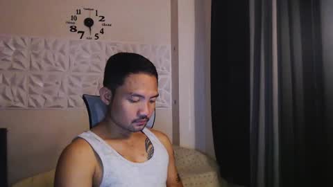 Snapshot of thefriskyasian chatting on December 9, 4:47 pm Jaycee online show from December 9, 4:47 pm