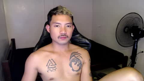 Snapshot of thefriskyasian chatting on February 16, 6:32 pm Jaycee online show from February 16, 6:32 pm