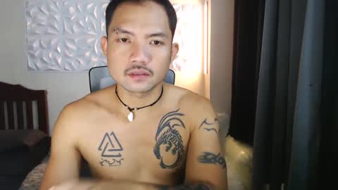 Snapshot of thefriskyasian chatting on December 15, 1:32 pm Jaycee online show from December 15, 1:32 pm