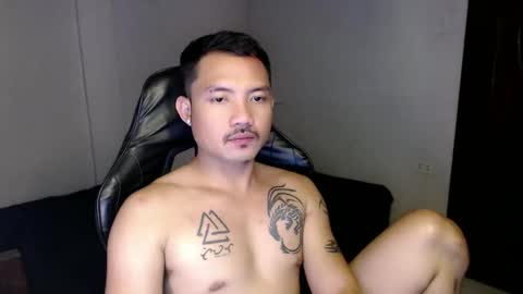 Snapshot of thefriskyasian chatting on January 2, 8:57 pm Jaycee online show from January 2, 8:57 pm