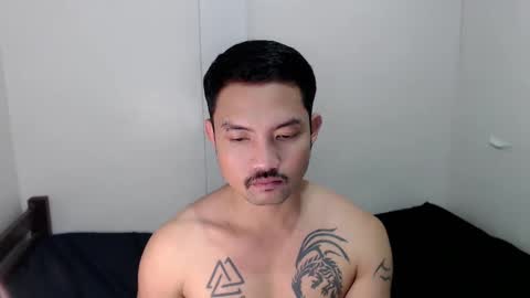 Snapshot of thefriskyasian chatting on December 26, 4:04 pm Jaycee online show from December 26, 4:04 pm