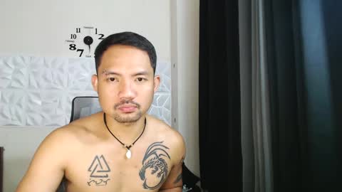 Snapshot of thefriskyasian chatting on December 9, 9:05 pm Jaycee online show from December 9, 9:05 pm