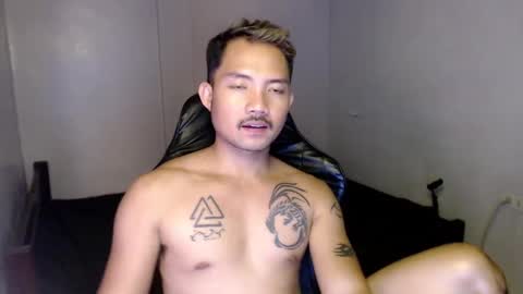 Snapshot of thefriskyasian chatting on February 12, 10:37 pm Jaycee online show from February 12, 10:37 pm