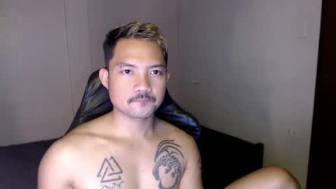 Snapshot of thefriskyasian chatting on January 25, 9:46 pm Jaycee online show from January 25, 9:46 pm