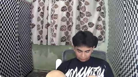 Xerxis online show from December 9, 1:02 pm