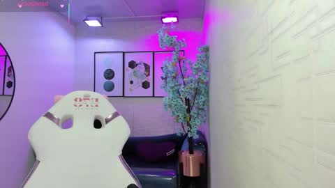 Theia  online show from February 4, 12:42 pm