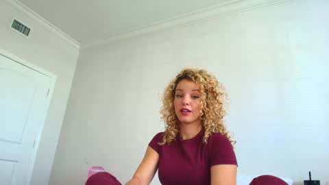 Lily Marie online show from February 26, 4:49 pm