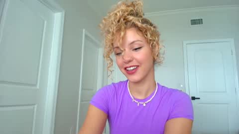 Lily Marie online show from February 17, 5:44 pm