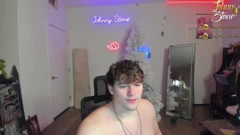 Snapshot of thejohnnystone chatting on December 18, 1:15 am Johnny Stone online show from December 18, 1:15 am
