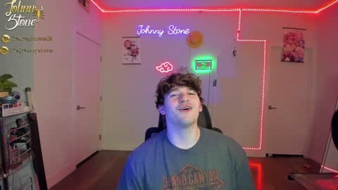Snapshot of thejohnnystone chatting on February 4, 1:12 am Johnny Stone online show from February 4, 1:12 am