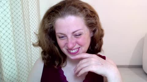 Ella online show from May 28, 8:01 am