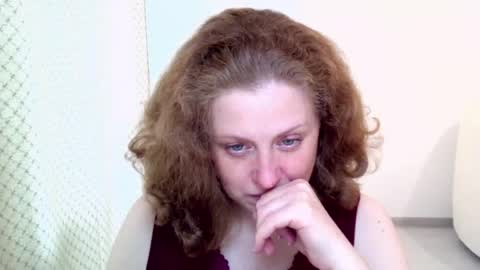 Ella online show from May 31, 8:24 am