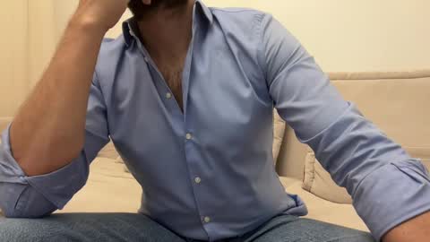 Snapshot of themonarchgoat chatting on February 2, 11:42 pm TheMonarchGoat online show from February 2, 11:42 pm