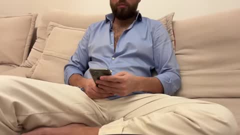 Snapshot of themonarchgoat chatting on March 5, 10:32 pm TheMonarchGoat online show from March 5, 10:32 pm