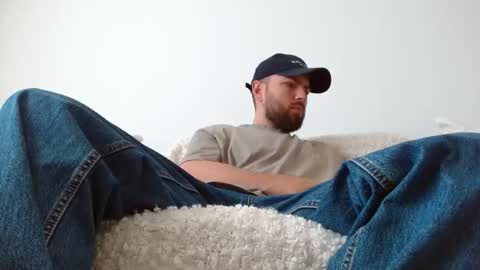 TheMonarchGoat online show from April 7, 5:31 am