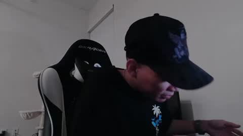 themoreno2001 online show from July 10, 4:17 am