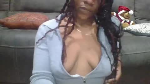 Snapshot of thenaturalgoddess chatting on December 7, 8:27 am TheNaturalGoddess online show from December 7, 8:27 am