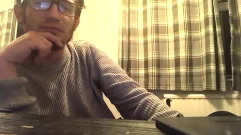 Snapshot of theprofessorxo chatting on October 18, 9:41 pm theprofessorxo online show from October 18, 9:41 pm